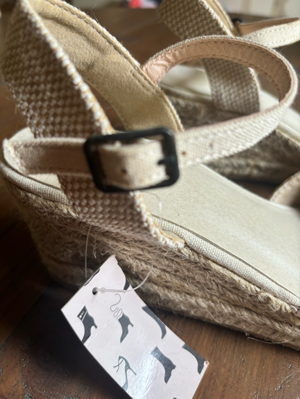 NWT women’s closed toe platform sandals - Picture 12 of 14